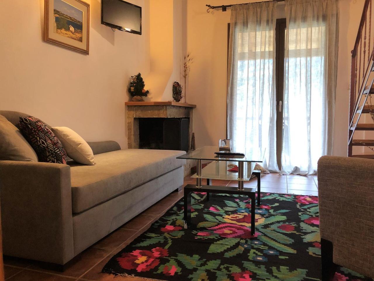Guesthouse Mouses Kalavryta Buitenkant foto